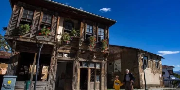 Gölcük Saraylı'nın simgelerinden tarihi bina restorasyona hazırlanıyor